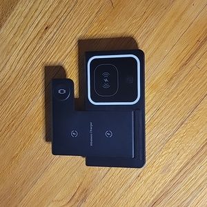 Triple option charger, black